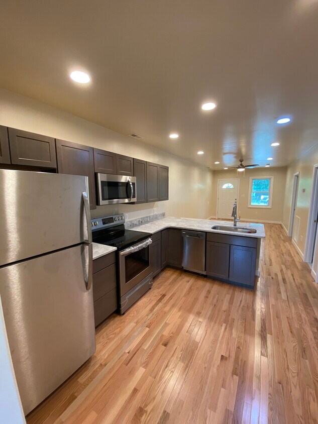 Foto principal - 3323 Idlewood Ave