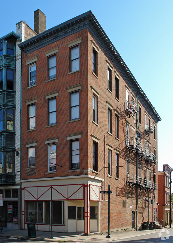 Primary Photo - 1200 Main St