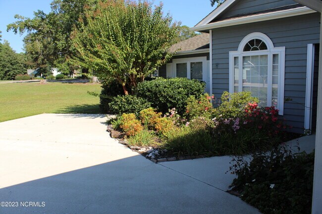 Building Photo - 1605 Fawn Ct SW