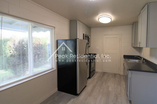 Building Photo - 2 br, 1 bath House - 4801 Valletta Way
