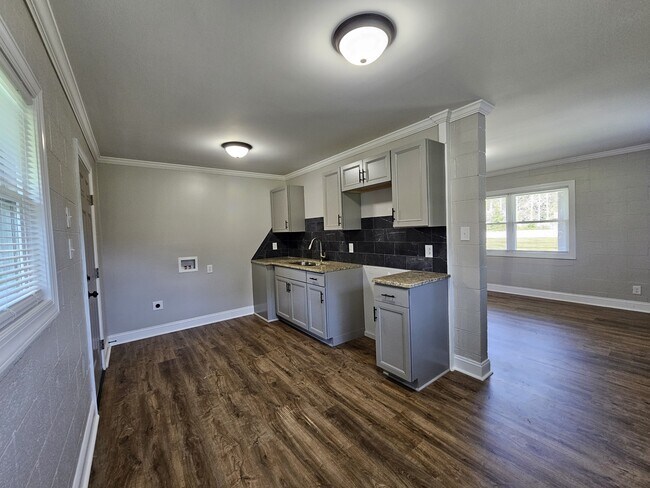 Foto del edificio - 2911 Dallas Cherryville Hwy