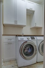 Building Photo - 1407 Pillow St