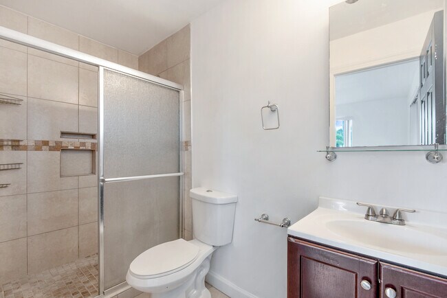 Building Photo - 3101 N 66th Ave