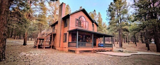 Foto del edificio - 438 Laramy Ln