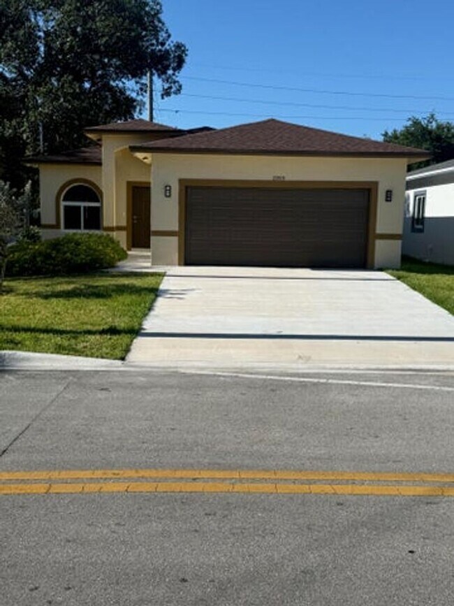Foto del edificio - 2999 NW 9th St