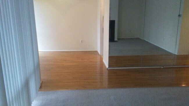 Building Photo - 7143 Donnell Pl