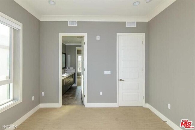 Foto del edificio - 3 br, 2.5 bath Condo - 12491 Osprey Ln Apt 3