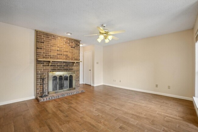 Foto del edificio - 1301 Memory Ln
