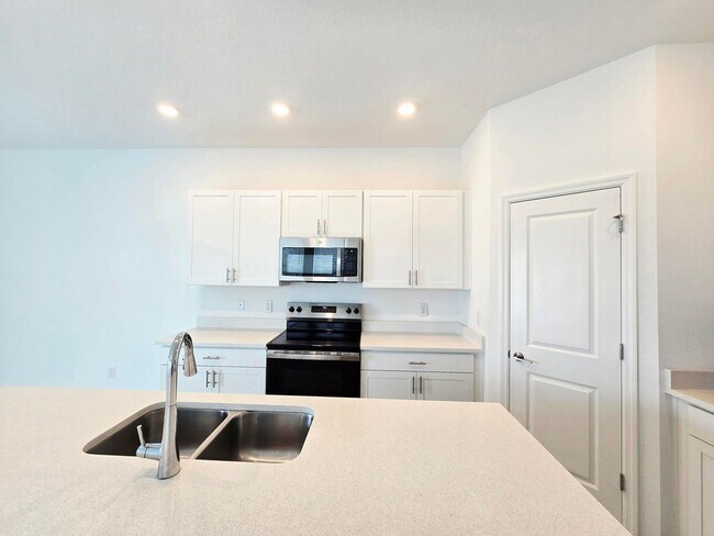 Foto del edificio - Annual End-Unit Townhome with 3 Bedrooms in Edgestone at Artisan Lakes