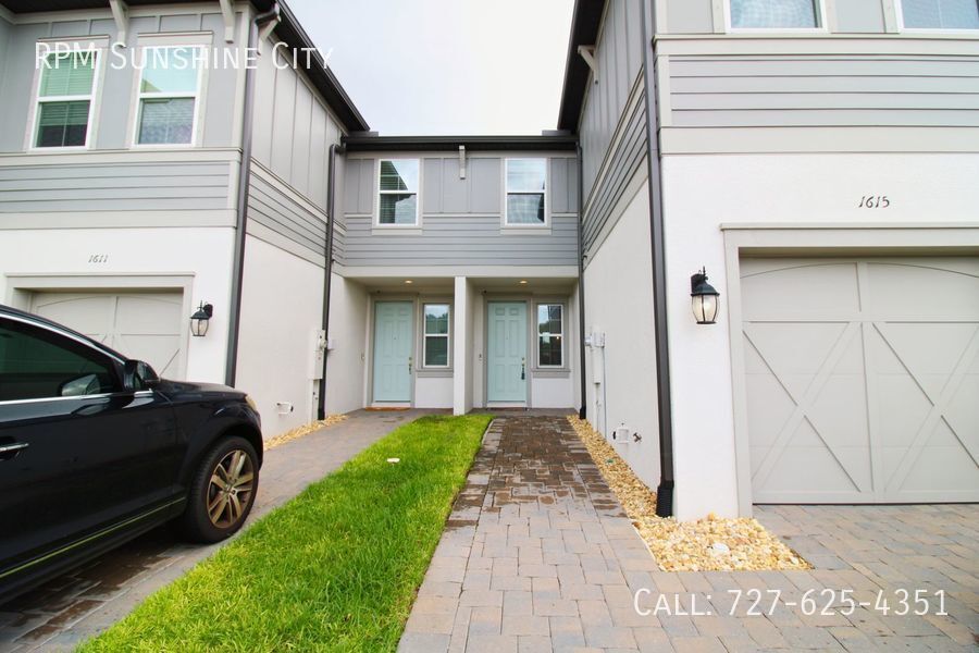 Primary Photo - Modern Clearwater Townhome: Open Floor Pla...