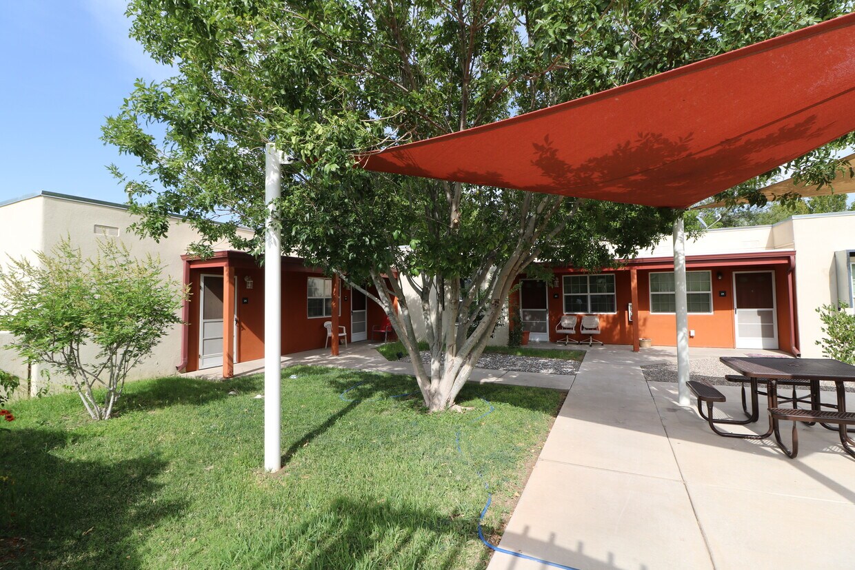 Senior Apartments para alquiler de Roswell, NM - Cielo de Oro Senior Apts