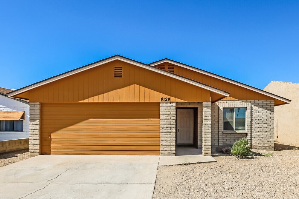Primary Photo - 4124 N 106th Ave