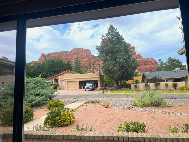 Foto del edificio - HOUSE - VILLAGE OF OAK CREEK