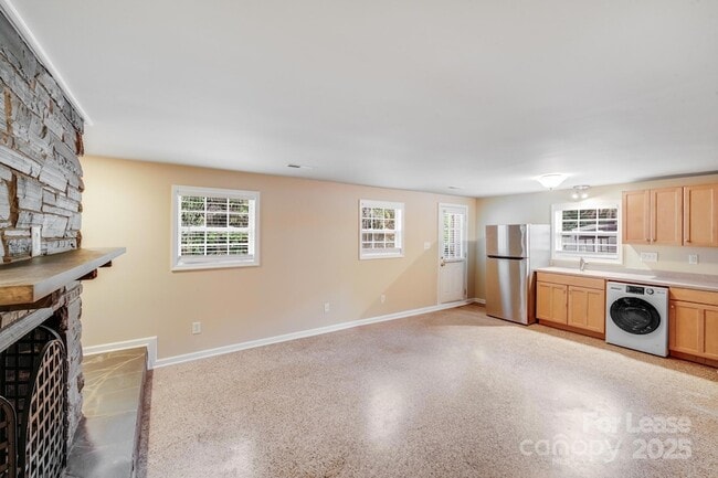 Foto del edificio - 2417 Laburnum Ave