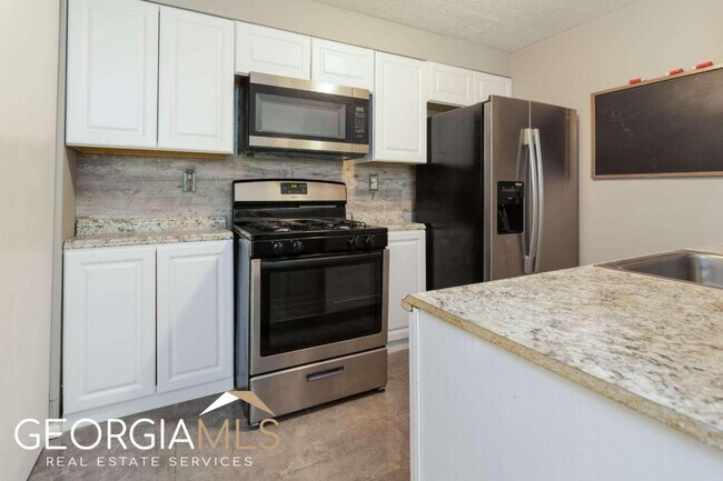 Building Photo - 6379 Wedgeview Ct