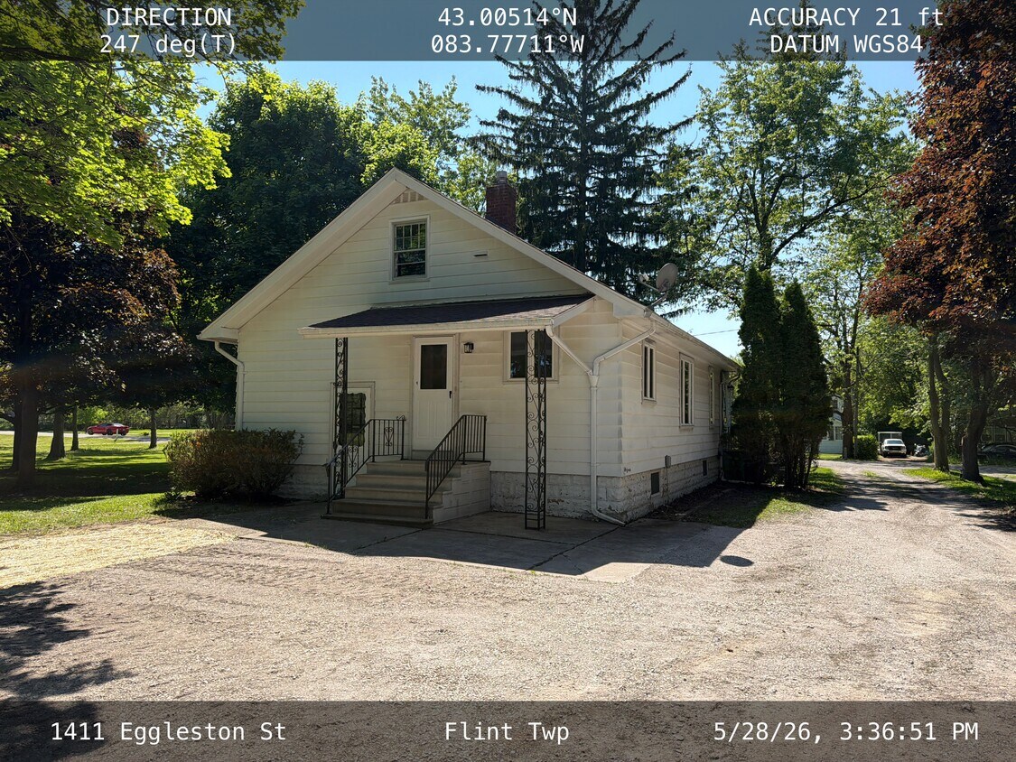 Foto del edificio - 1411 Eggleston Ave