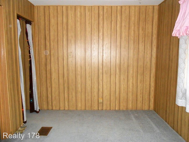 Building Photo - 1807 Weiman Ave