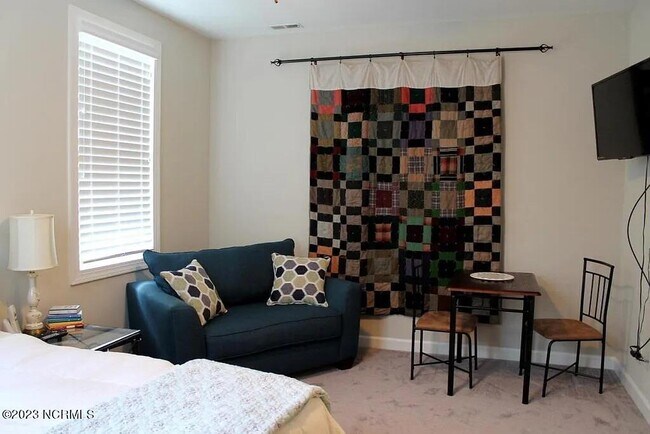 Building Photo - 2137 Creswell Dr