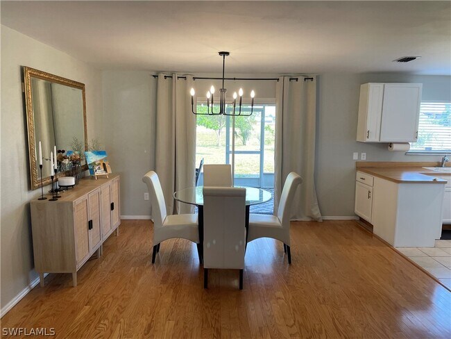 Building Photo - 4023 E Sunflower Cir