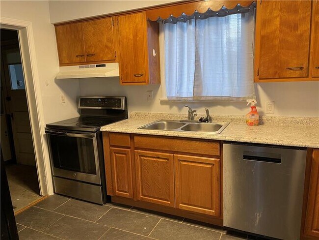 Foto del edificio - 5527 Brightwood Rd