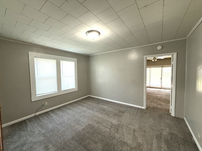 Building Photo - 226 12th Ave NW