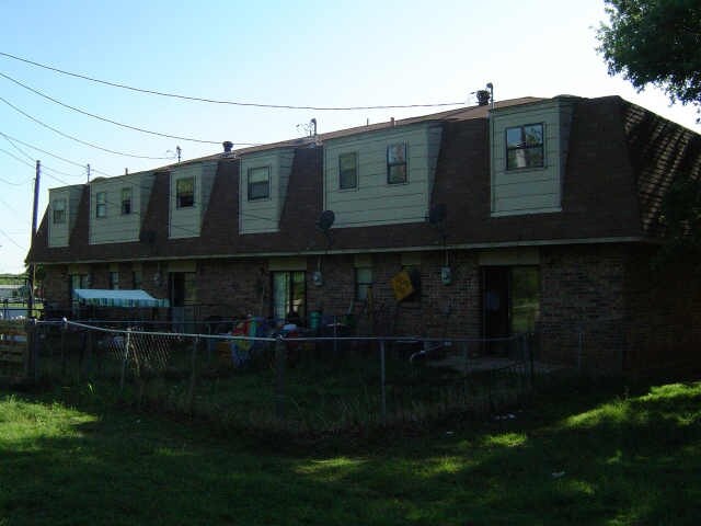 Building Photo - Midway Road Apartments