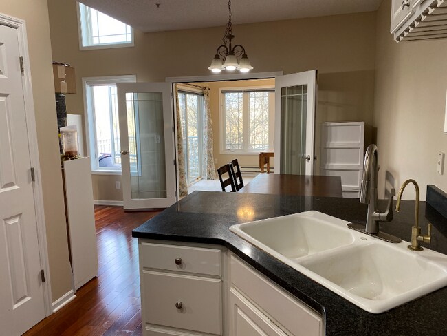 Foto del edificio - 5030 Archer Ln N