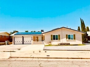 Building Photo - 10229 Ashwood Dr
