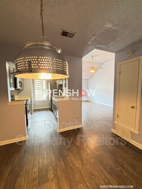 Building Photo - 2224 Curbertson Cove