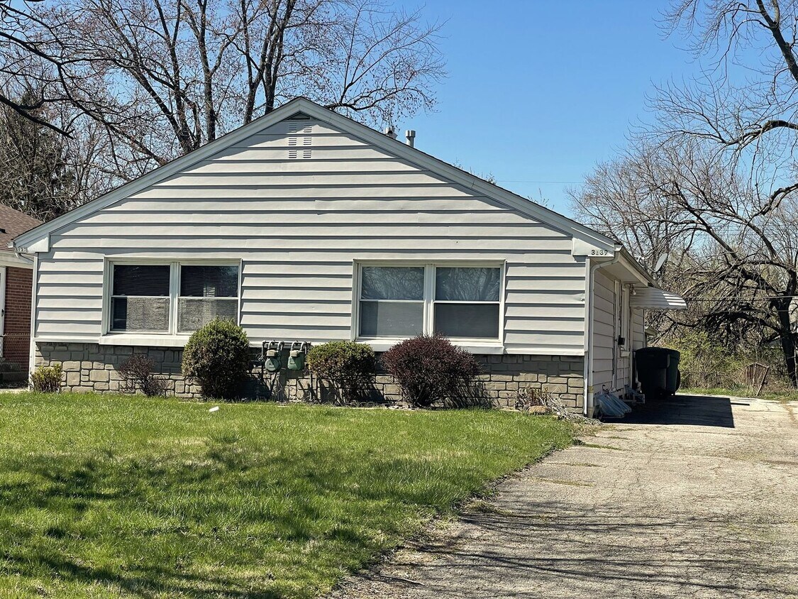 Foto principal - 3137 Maize Rd