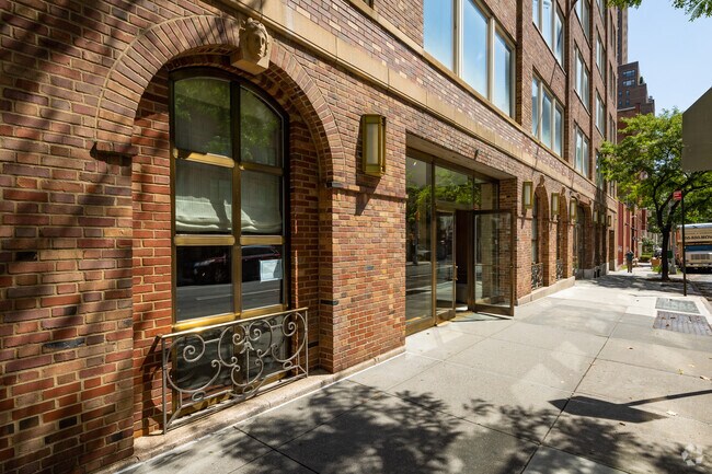Entrada - Kenton Place