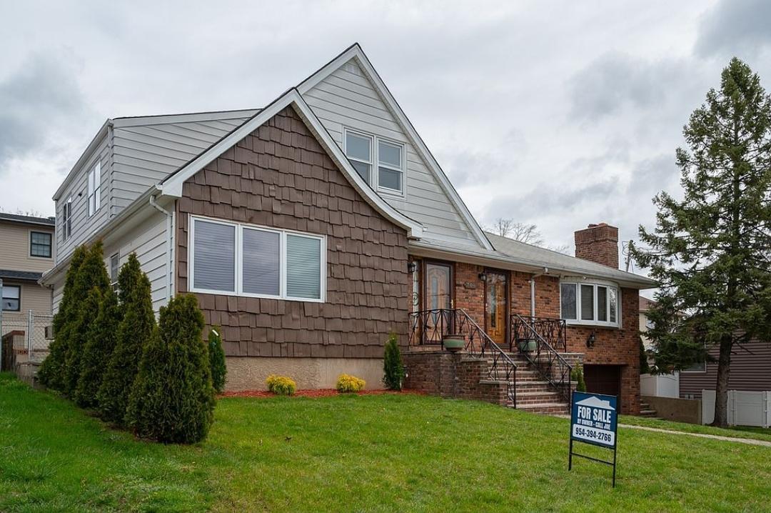 Foto principal - 708 Hylan Blvd