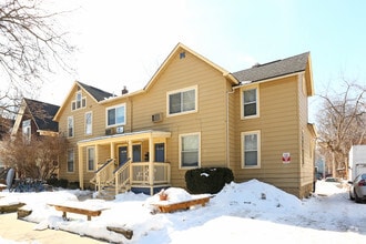 Building Photo - 912-914 Mary St