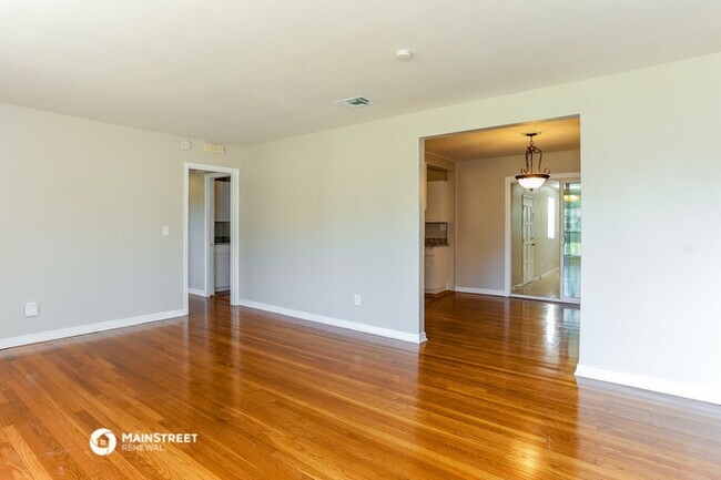 Building Photo - 2423 Gayland Rd