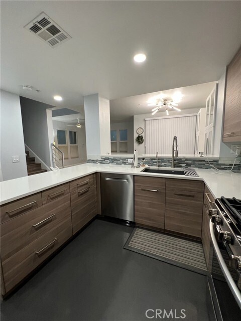 Foto del edificio - 226 Jeanette Ln