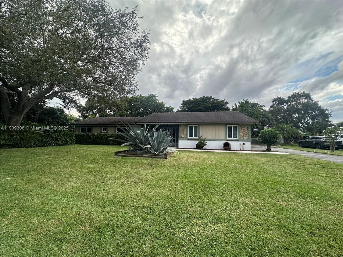 Foto del edificio - 27850 SW 164th Ct