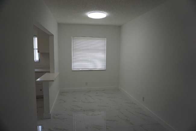 Building Photo - 151 Stratford K