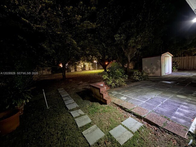 Building Photo - 3600 SW 26th St