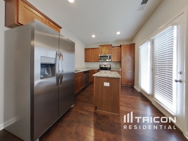 Building Photo - 205 Ashmere Ct