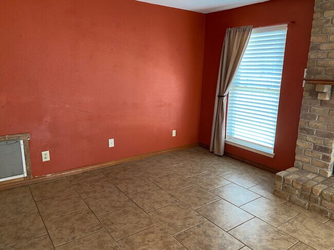 Foto del edificio - 2914 Hemlock Dr