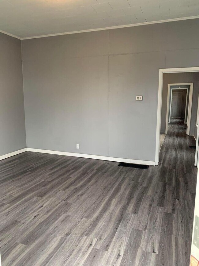 Building Photo - 1311 Harriet St