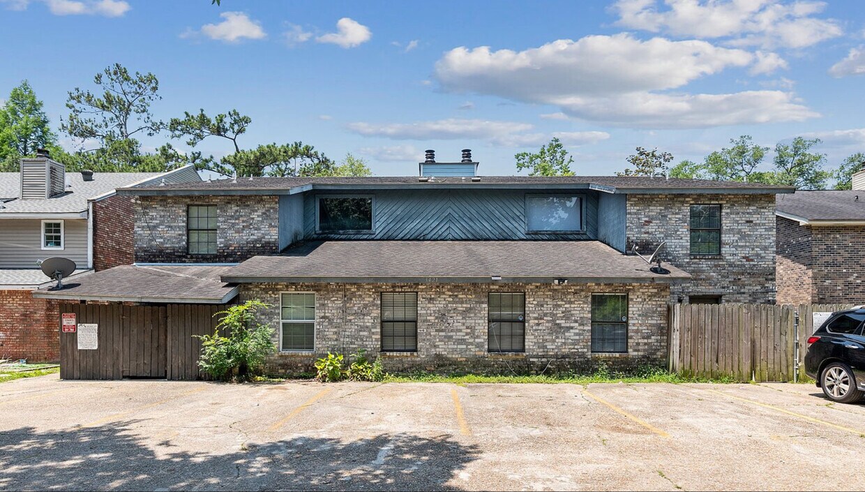 Photo - 3421 O'Neal Ln (Baton Rouge, LA)