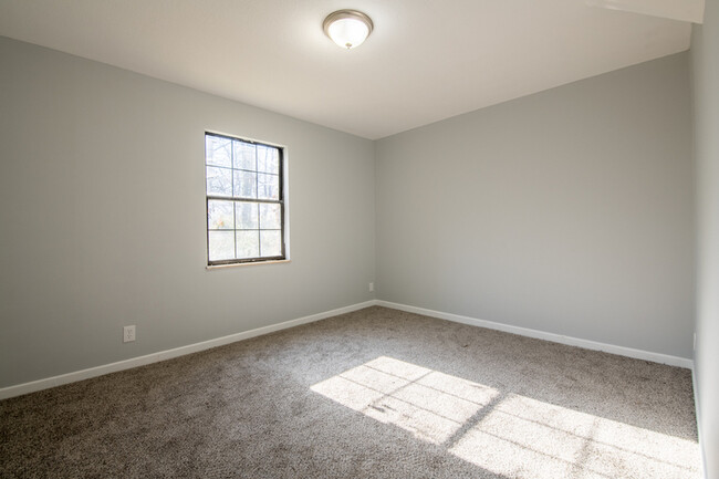 Building Photo - 122 Walsh Ln