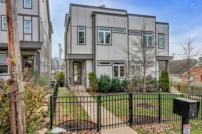 Building Photo - 3325 Felicia St