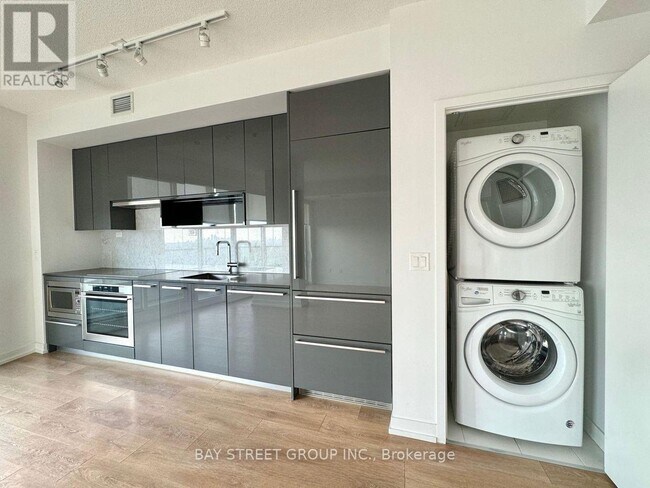 Photo du bâtiment - 117 McMahon Dr