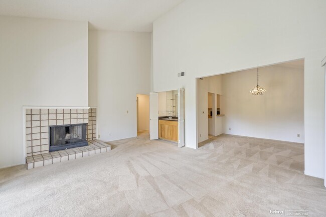 Building Photo - 4685 Albany Cir