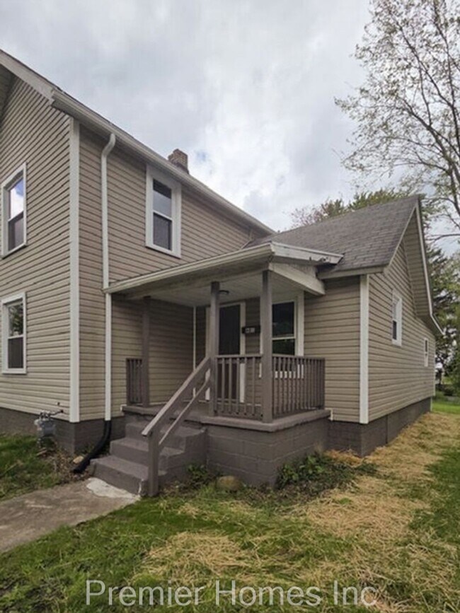 Foto del edificio - 3 Bed Home with Hardwood Floors & Rear Deck – $1,495/mo