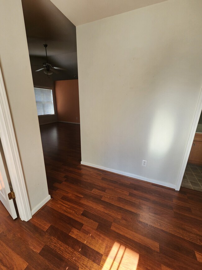 Foto del edificio - 5925 Bluestem Cir