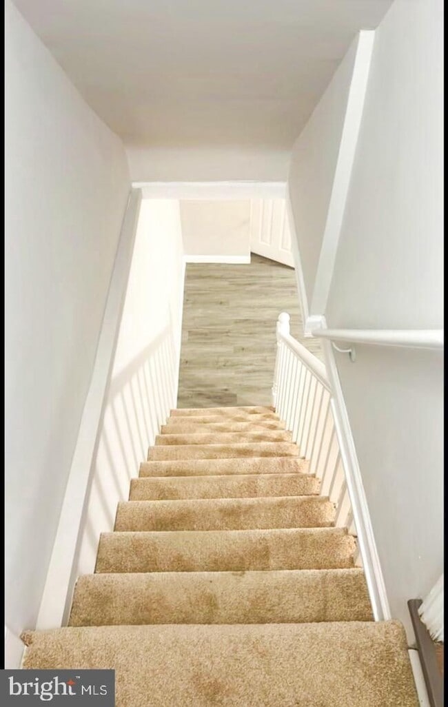 Building Photo - 520 W 38th St