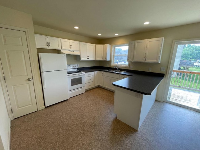 Building Photo - 908 Gregs Dr